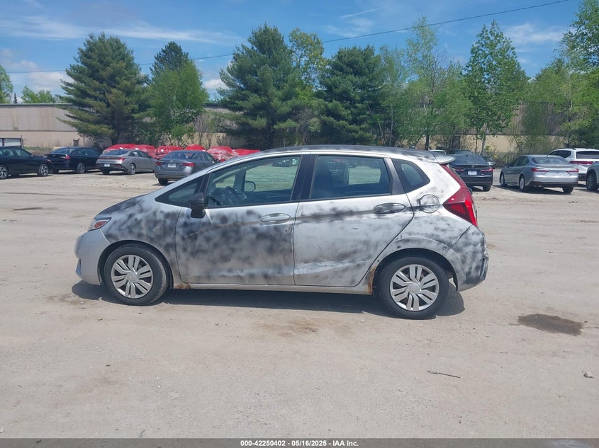 2015 HONDA FIT VIN: 3HGGK5G57FM745231