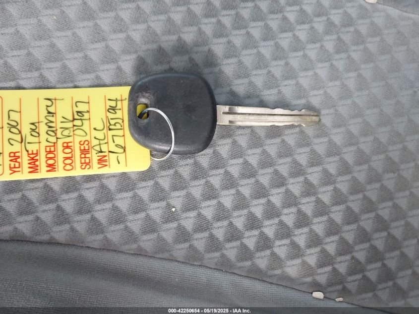 2007 Toyota Camry Le VIN: 4T1BE46KX7U710497 Lot: 42250654