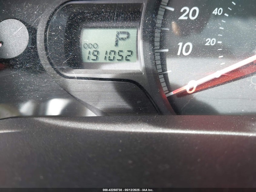 2011 TOYOTA SIENNA VIN: 5TDJK3DC4BS010857