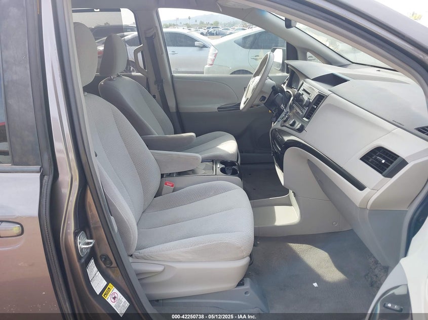 2011 TOYOTA SIENNA VIN: 5TDJK3DC4BS010857