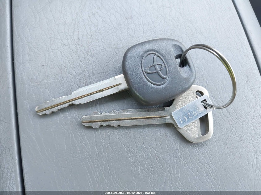 2010 TOYOTA SIENNA VIN: 5TDYK4CCXAS297934