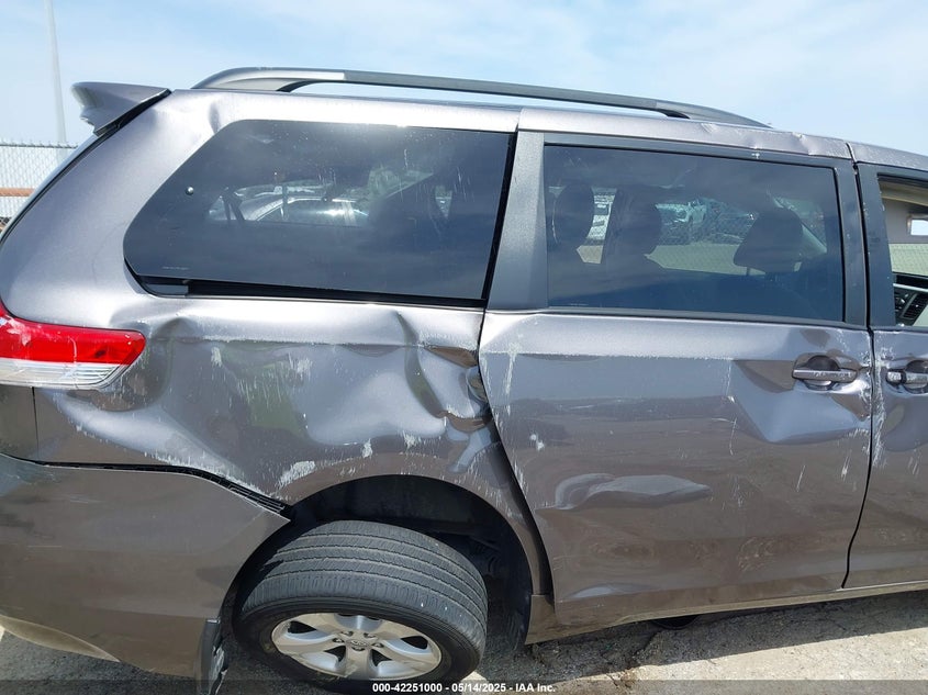 2011 TOYOTA SIENNA VIN: 5TDKK3DC1BS066047