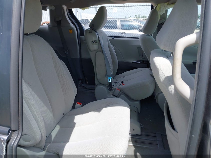 2011 TOYOTA SIENNA VIN: 5TDKK3DC1BS066047
