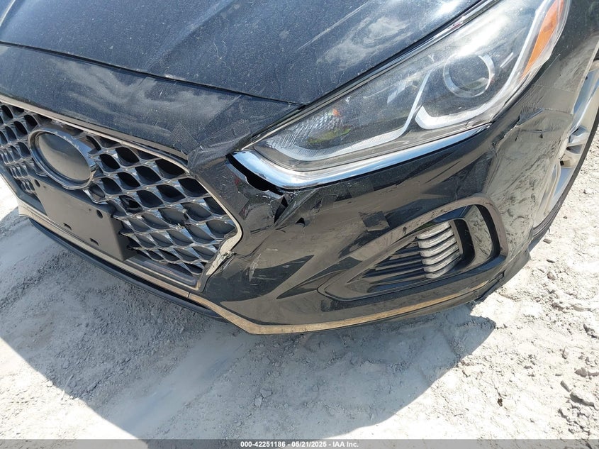 2018 HYUNDAI SONATA VIN: 5NPE34AFXJH615652