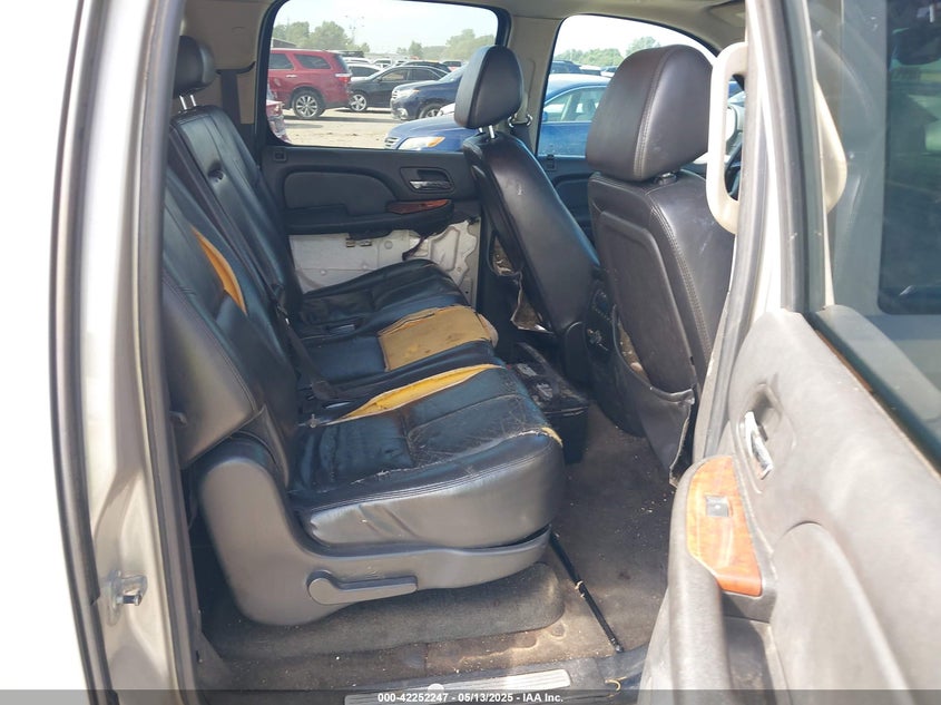 2008 CHEVROLET SUBURBAN VIN: 3GNFC16J88G209055