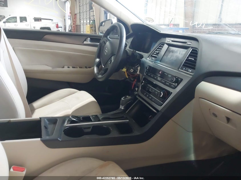 2017 HYUNDAI SONATA SPORT - 5NPE34AF1HH437575