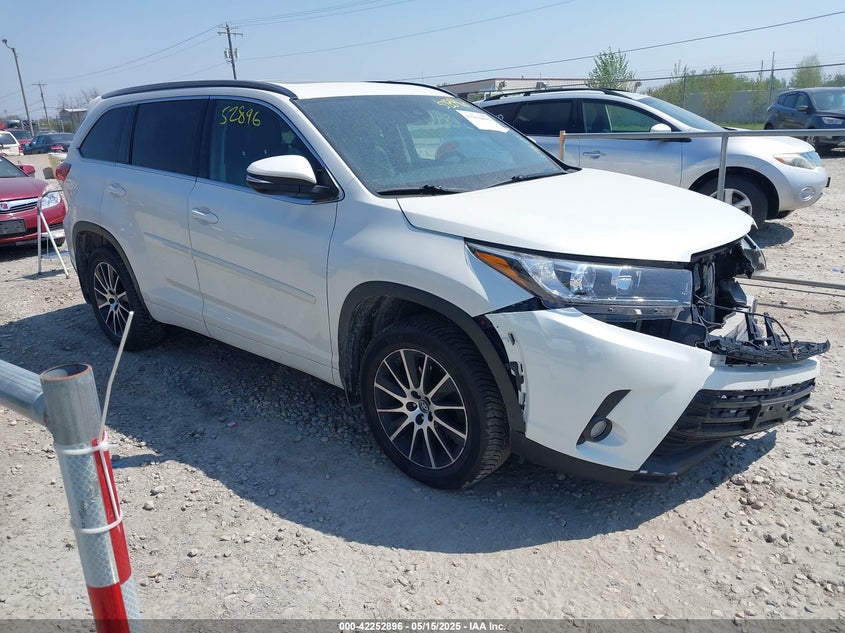 2017 TOYOTA HIGHLANDER SE - 5TDJZRFH1HS515030