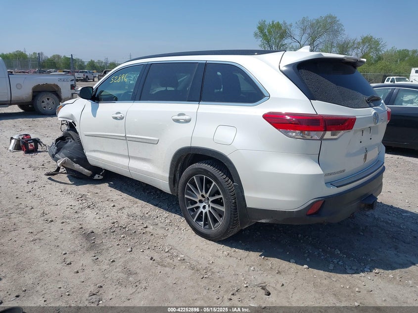 2017 TOYOTA HIGHLANDER SE - 5TDJZRFH1HS515030