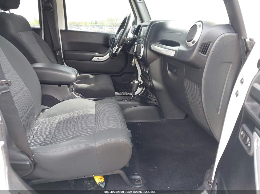 2011 JEEP WRANGLER UNLIMITED VIN: 1J4BA5H1XBL592843
