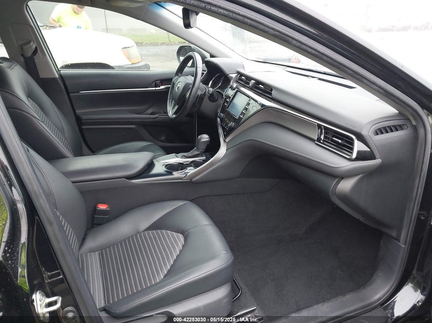 2019 TOYOTA CAMRY VIN: 4T1B11HK5KU212868