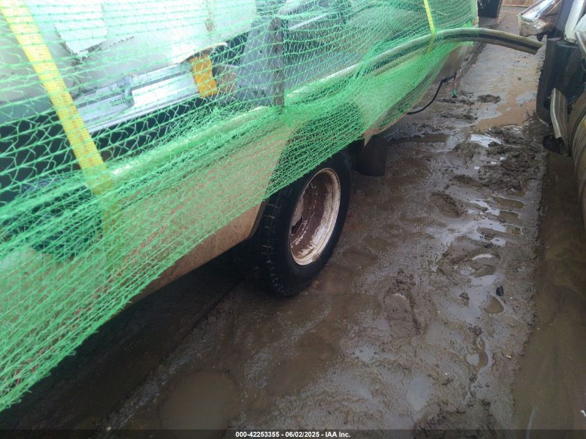 2014 Chevrolet Express Cutaway 3500 VIN: 1GB3G4CG5E1126823 Lot: 42253355