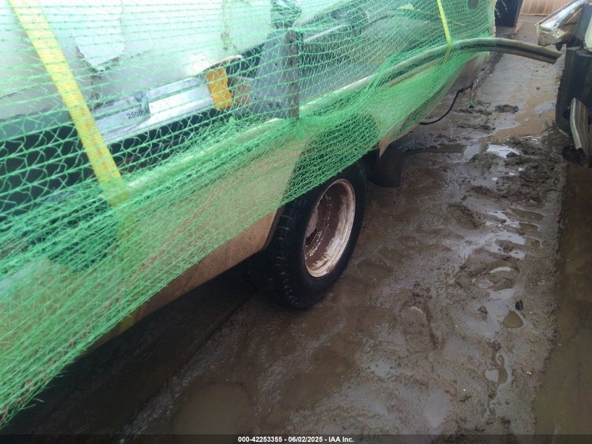 2014 Chevrolet Express Cutaway 3500 VIN: 1GB3G4CG5E1126823 Lot: 42253355