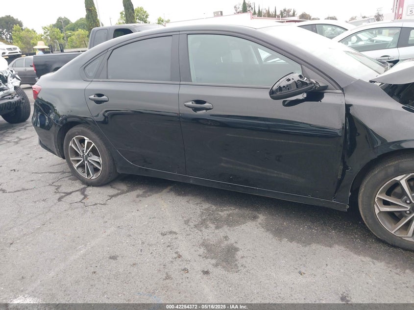 2023 KIA FORTE VIN: 3KPF24AD5PE584927