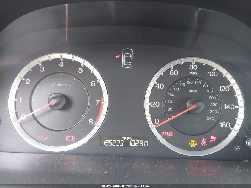 2008 HONDA ACCORD VIN: 1HGCS218X8A011442