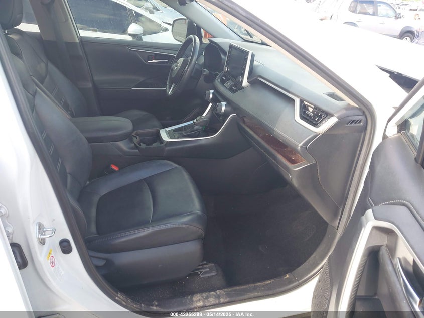 2019 TOYOTA RAV4 VIN: 2T3Y1RFV7KW017853