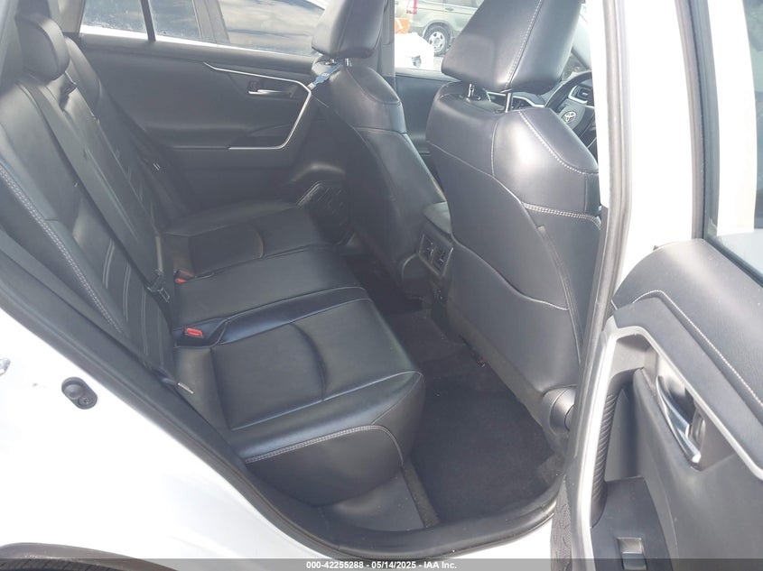 2019 TOYOTA RAV4 VIN: 2T3Y1RFV7KW017853