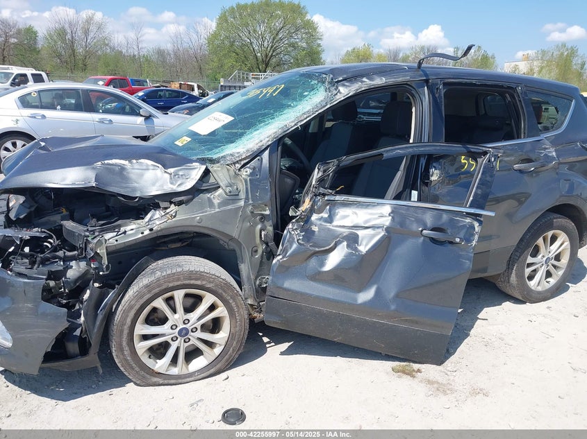 2017 FORD ESCAPE VIN: 1FMCU9G93HUC88980
