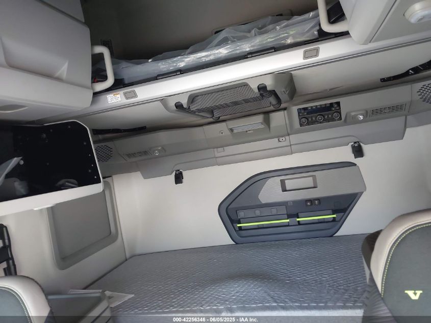 2025 Volvo New Vnl VIN: 4V4BC9EH8SN664365 Lot: 42256346