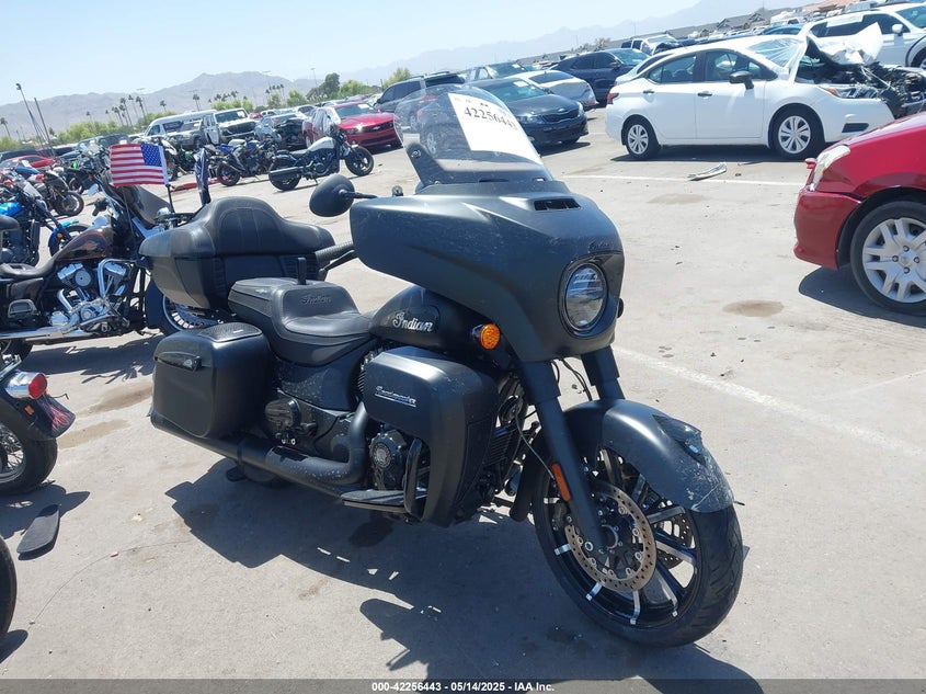 2023 INDIAN MOTORCYCLE CO. ROADMASTER  (VIN: 56KTKDBB3P3421811)