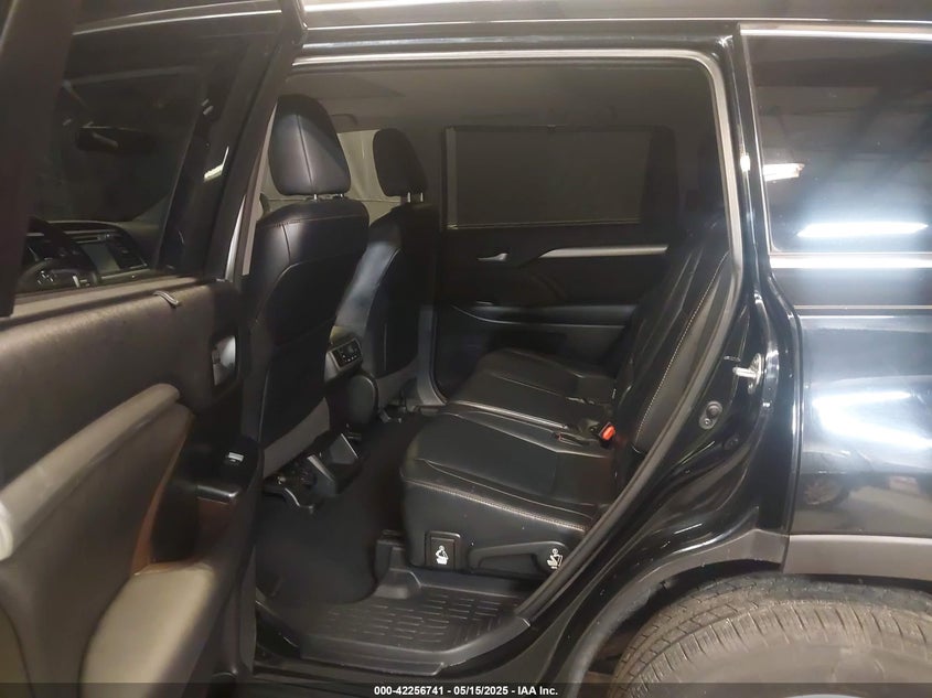 2015 TOYOTA HIGHLANDER XLE - 5TDJKRFH7FS109674