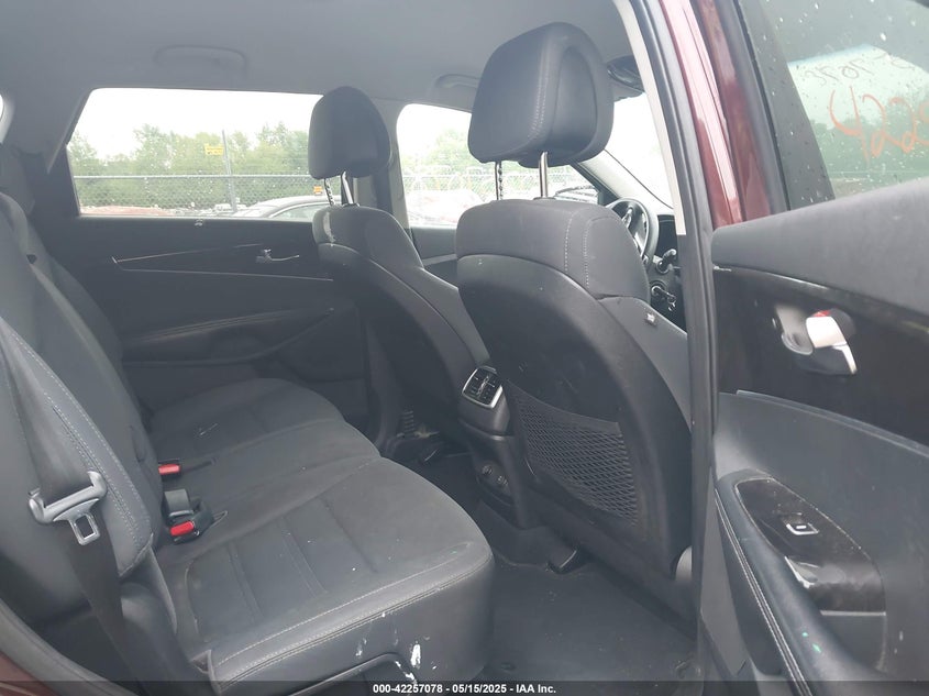 2016 KIA SORENTO VIN: 5XYPG4A3XGG122511