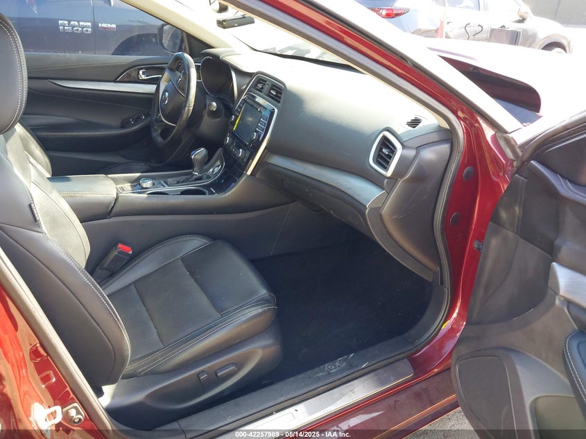 2017 NISSAN MAXIMA 3.5 SV - 1N4AA6AP9HC414670