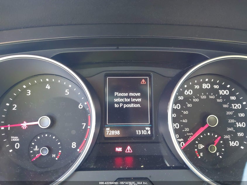 2018 VOLKSWAGEN TIGUAN VIN: 3VV2B7AX6JM159094
