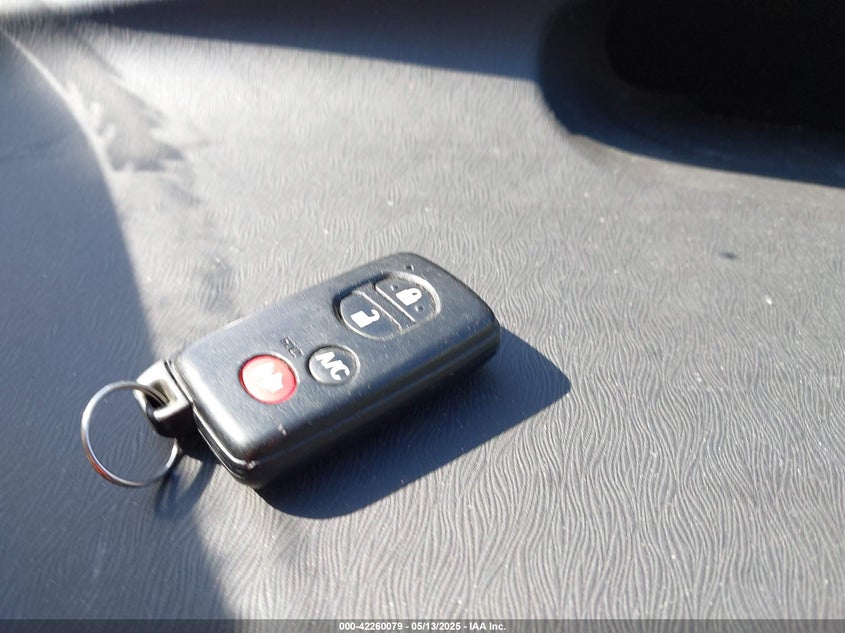 2014 TOYOTA PRIUS VIN: JTDKN3DU2E1814158