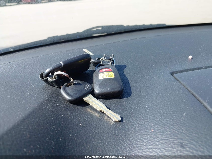 2008 HYUNDAI SANTA FE VIN: 5NMSH73E18H213634