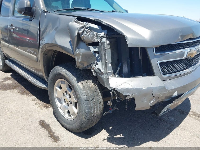 2008 CHEVROLET TAHOE VIN: 1GNFC13028R127513