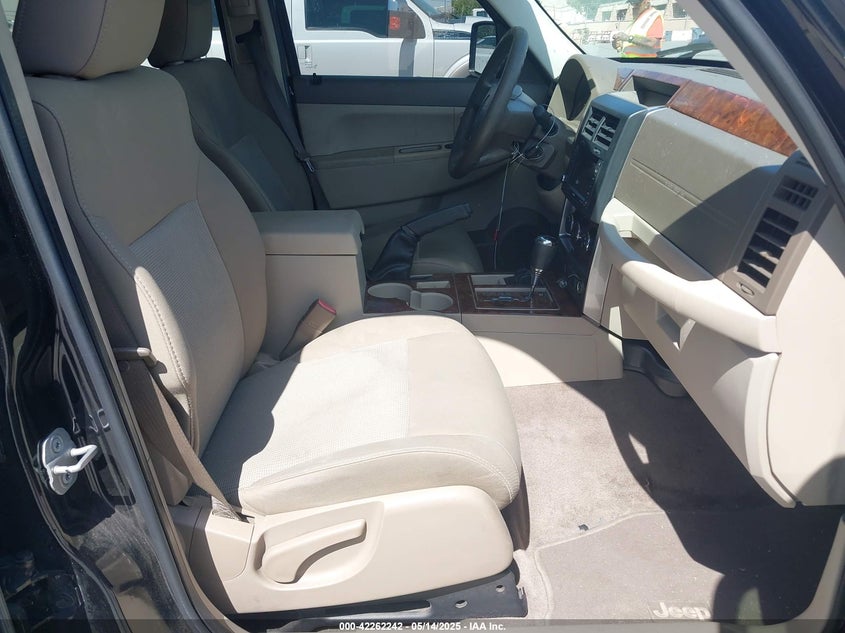 2008 JEEP LIBERTY VIN: 1J8GN28K98W213306