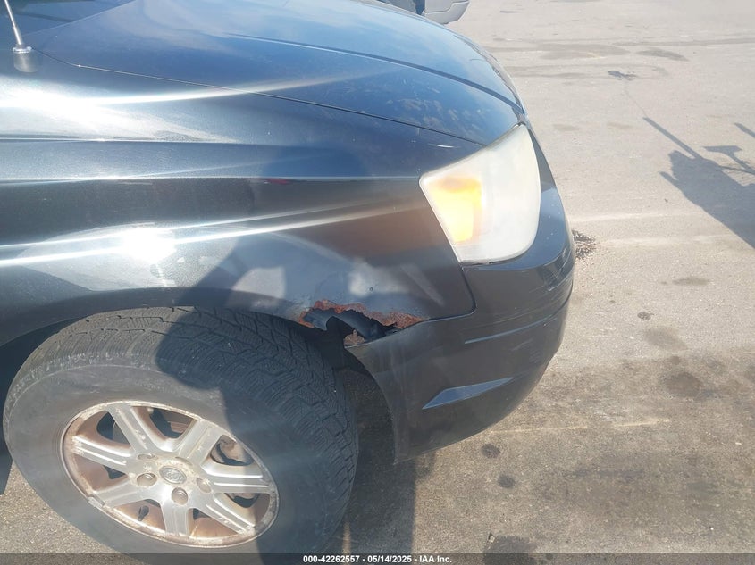 2008 CHRYSLER TOWN & COUNTRY VIN: 2A8HR54P08R128150