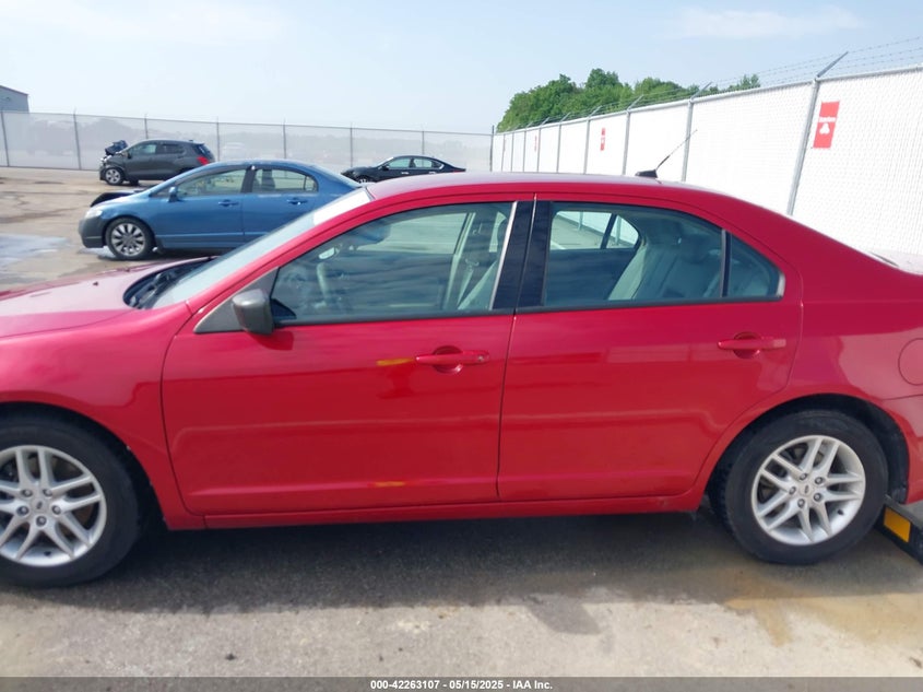 2012 Ford Fusion S VIN: 3FAHP0GA8CR256149 Lot: 42263107