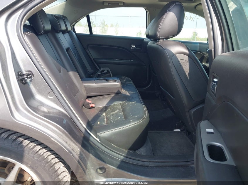 2010 FORD FUSION VIN: 3FAHP0JA8AR371128