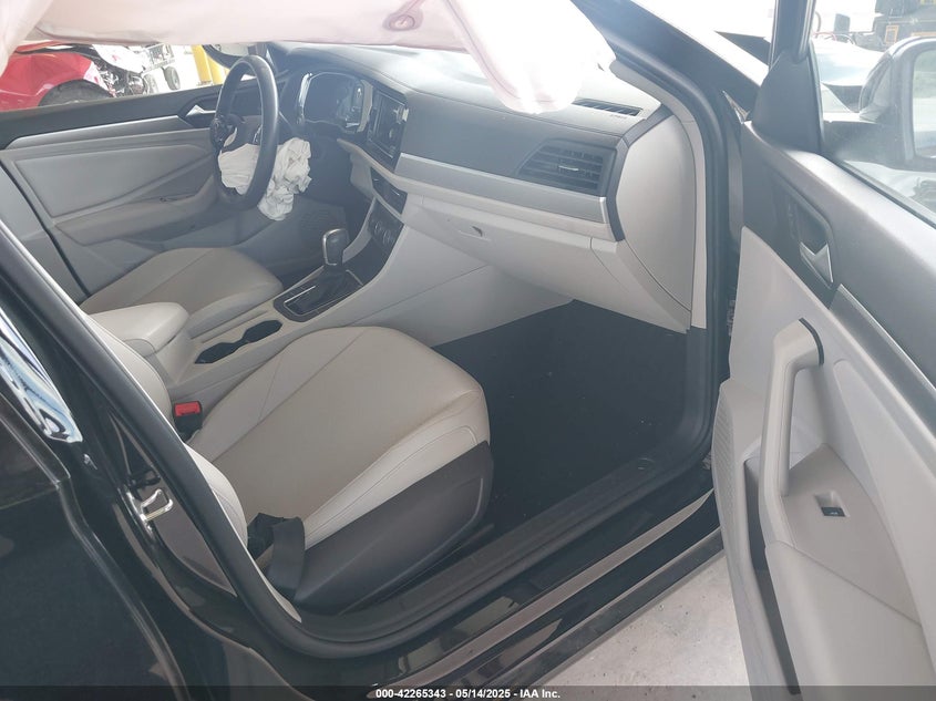 2019 VOLKSWAGEN JETTA VIN: 3VWCB7BU2KM270912