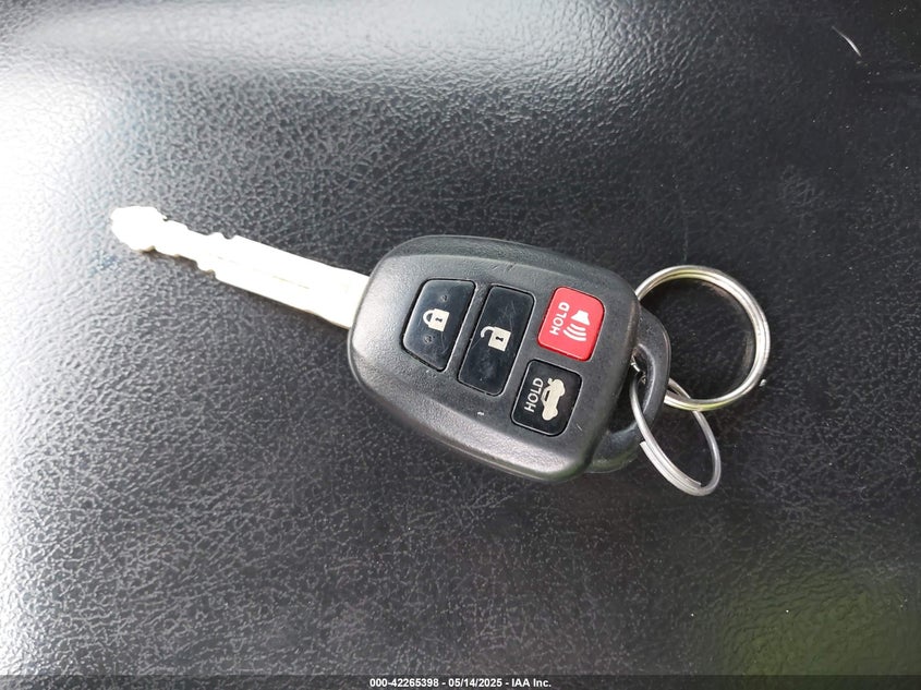 2016 TOYOTA CAMRY VIN: 4T4BF1FK2GR574870