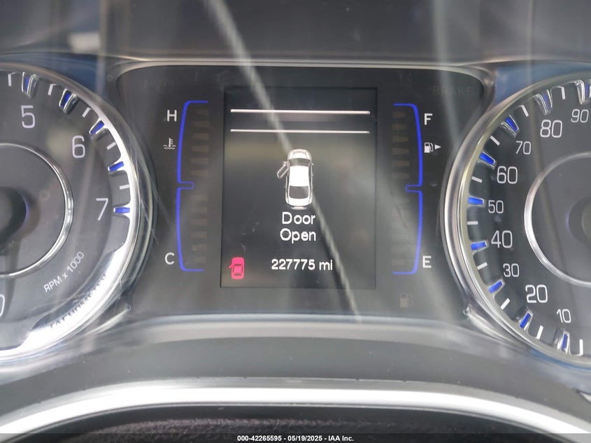 2015 CHRYSLER 200 LIMITED - 1C3CCCAB0FN725331