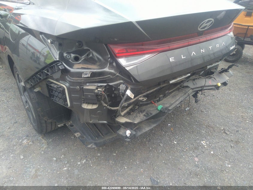 2024 HYUNDAI ELANTRA VIN: KMHLP4DG1RU683724