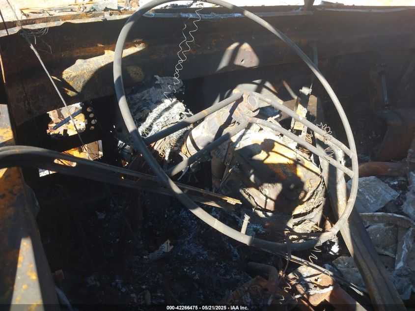 1997 Volvo Conventional Wg VIN: 4V4JDBJF6VN855467 Lot: 42266475