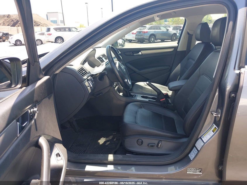2015 VOLKSWAGEN PASSAT VIN: 1VWBV7A38FC044618