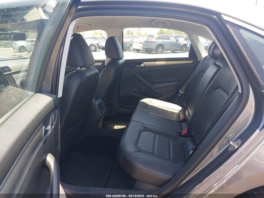 2015 VOLKSWAGEN PASSAT VIN: 1VWBV7A38FC044618