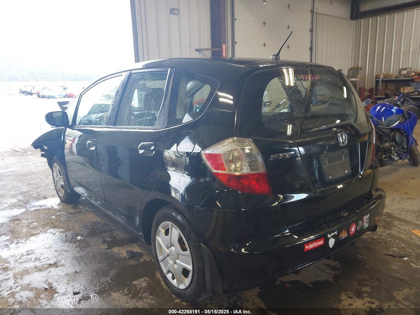 2012 HONDA FIT VIN: JHMGE8H33CC034030