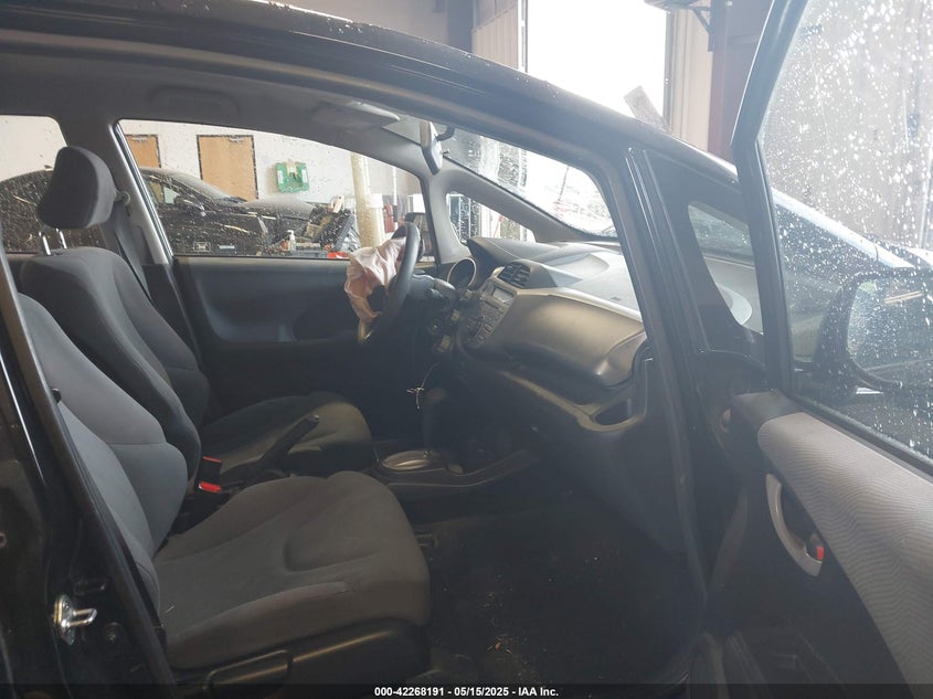 2012 HONDA FIT VIN: JHMGE8H33CC034030