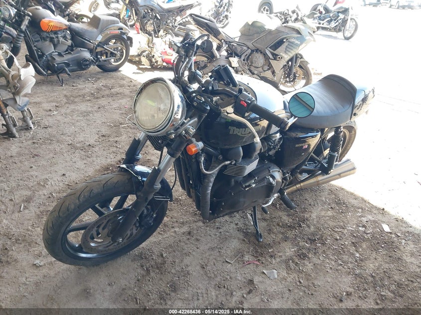 2010 TRIUMPH MOTORCYCLE BONNEVILLE SMT900K13AT412010