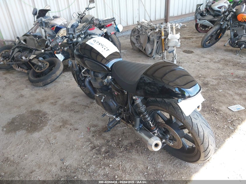 2010 TRIUMPH MOTORCYCLE BONNEVILLE SMT900K13AT412010