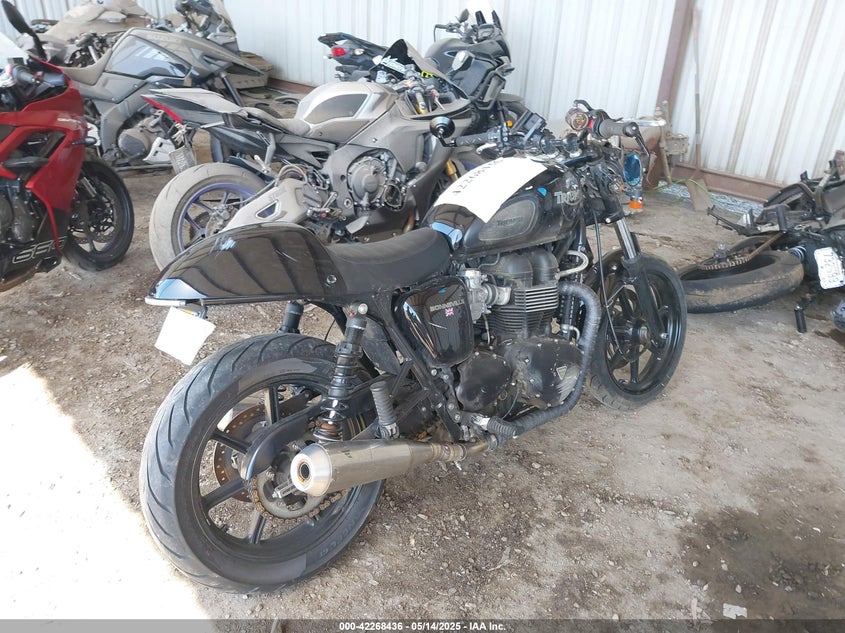 2010 TRIUMPH MOTORCYCLE BONNEVILLE SMT900K13AT412010