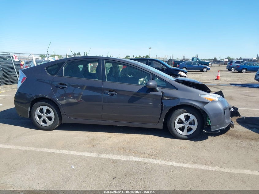 2013 TOYOTA PRIUS VIN: JTDKN3DU2D1724412