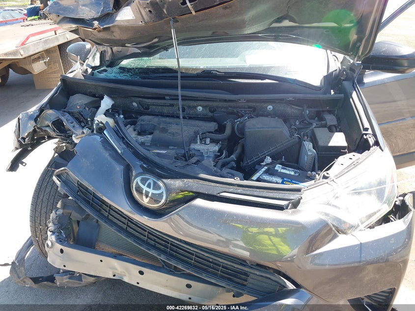 2018 TOYOTA RAV4 LE - JTMBFREVXJJ745379