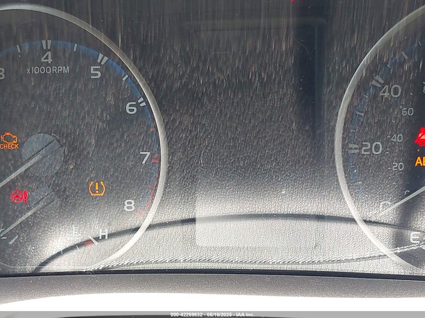 2018 TOYOTA RAV4 LE - JTMBFREVXJJ745379