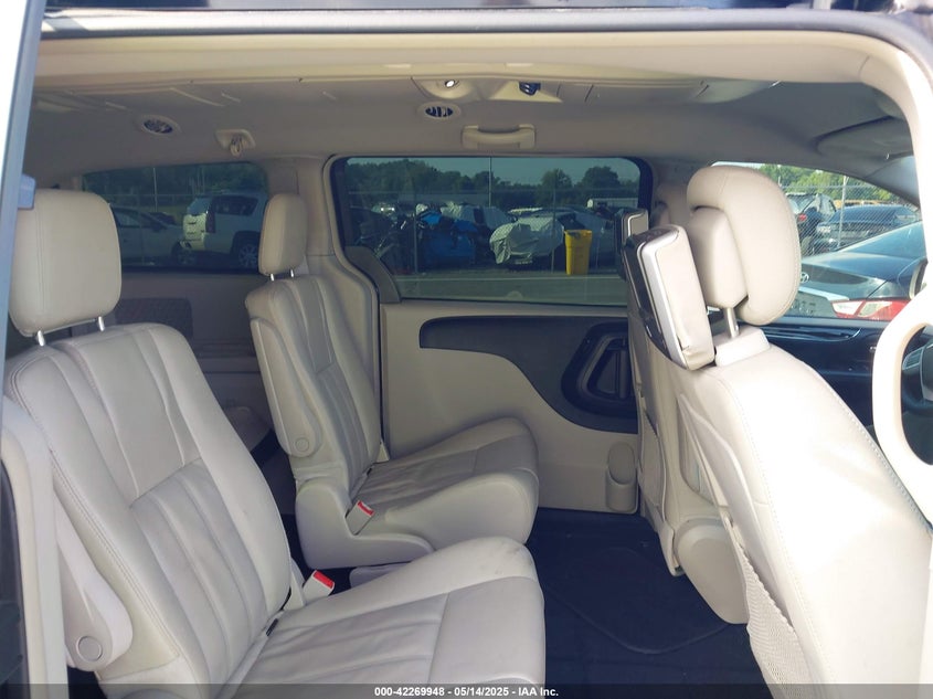 2015 CHRYSLER TOWN & COUNTRY VIN: 2C4RC1AG9FR741696
